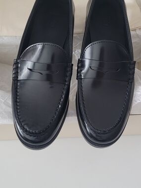 KOIO - Ladies Brera Nero Loafers (size 7)